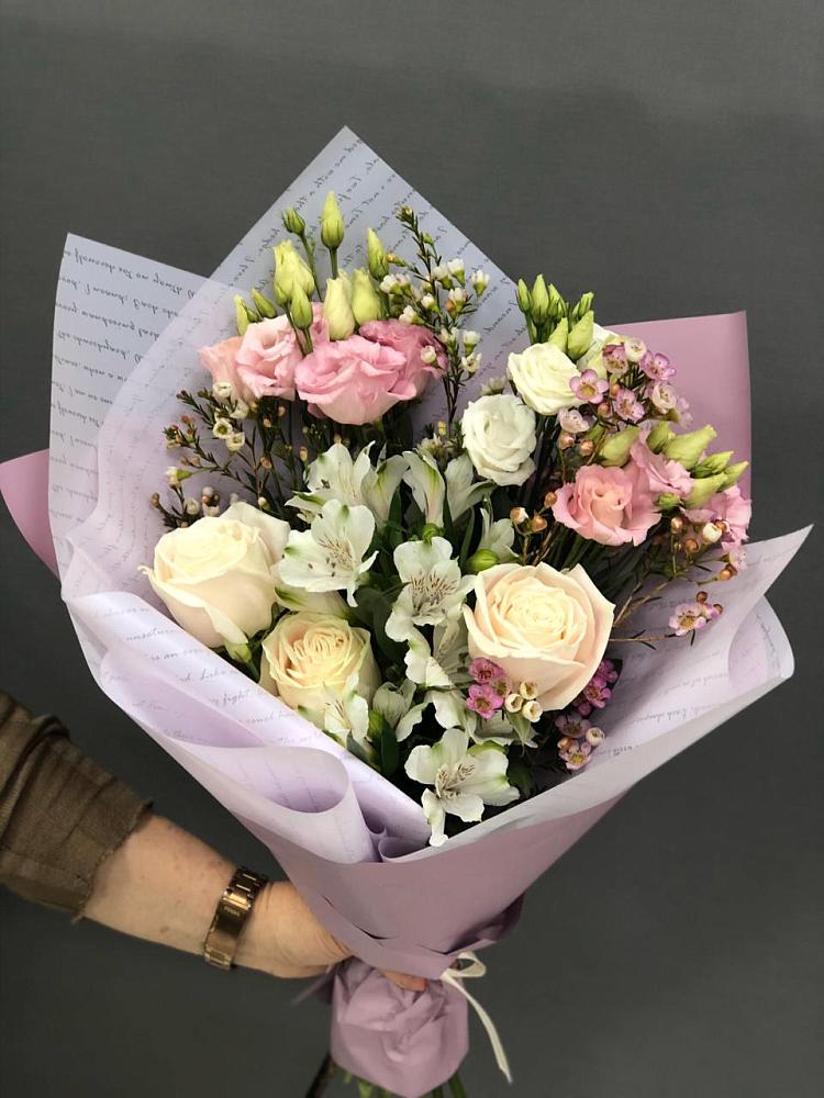 Букет цветов из: Альстромерии, Розы и Лизиантусы в Некрасовке Хабаровский край