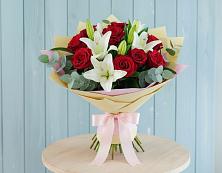 Букет цветов из:  Лилии и Розы в Некрасовке Хабаровский край