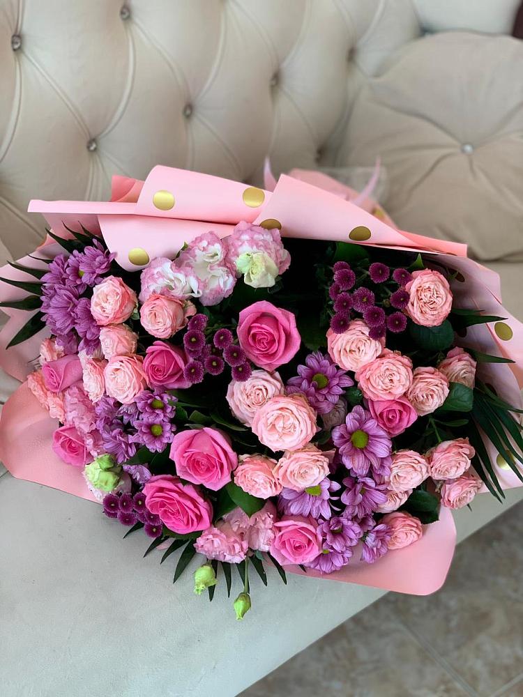 Букет цветов из: Хризантемы, Розы и Лизиантусы в Некрасовке Хабаровский край