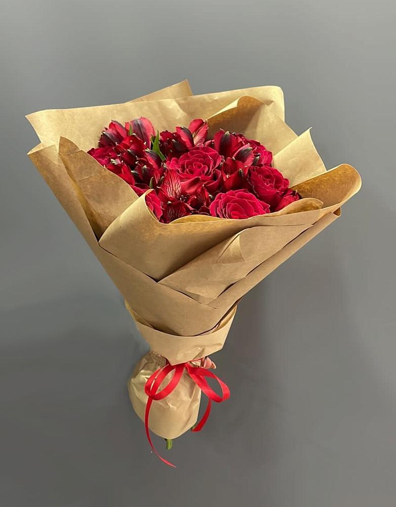 Букет цветов из: Альстромерии и Розы в Некрасовке Хабаровский край