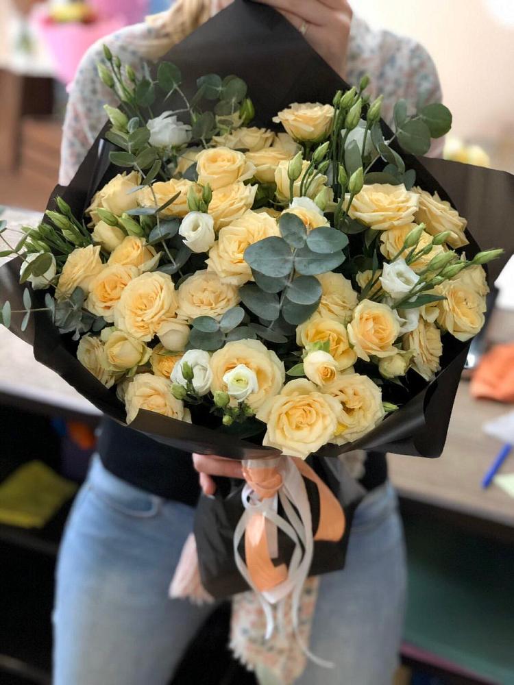 Букет цветов из: Розы и Лизиантусы в Некрасовке Хабаровский край