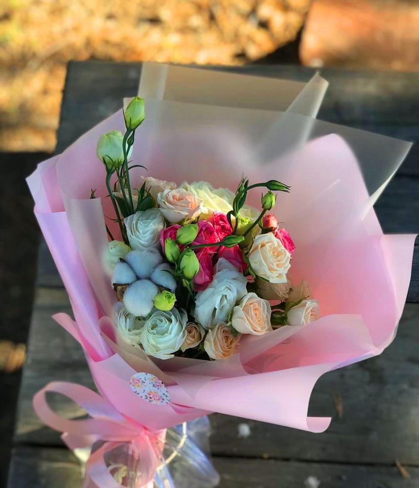 Букет цветов из: Розы и Лизиантусы в Некрасовке Хабаровский край