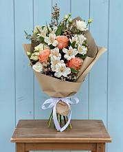 Букет цветов из:  Альстромерии, Лизиантусы, Розы и Хризантемы #REPLACE_PRED# Некрасовке Хабаровский край