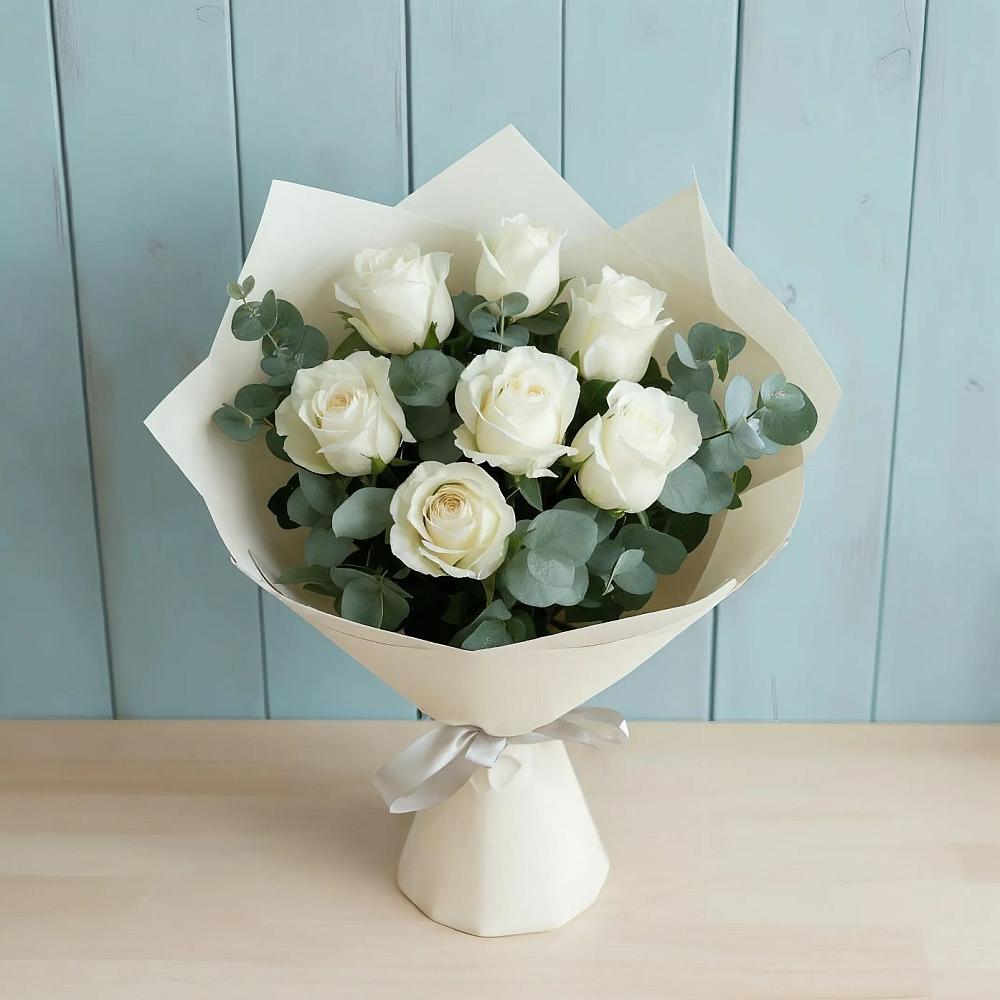 Букет Белые розы в Эвкалипте в Некрасовке Хабаровский край