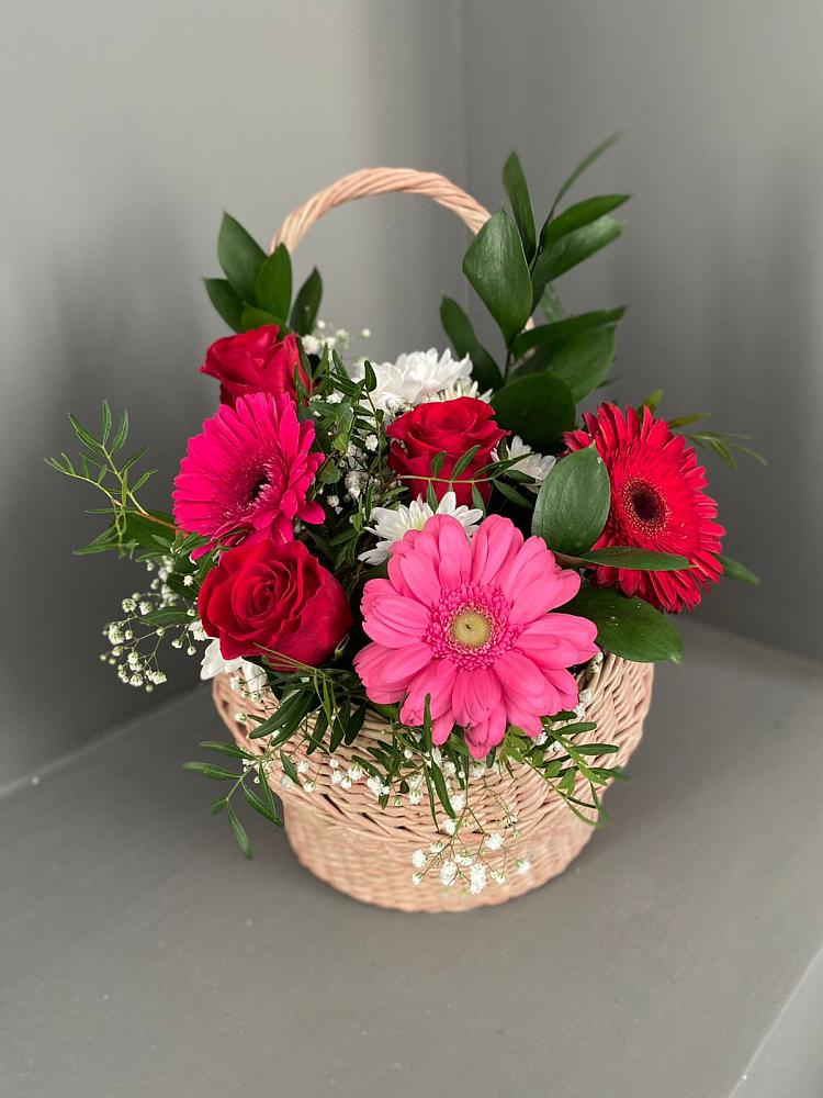 Цветочная композиция из Розы, Хризантемы и Герберы в корзине в Некрасовке Хабаровский край