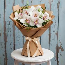 Букет цветов из:  Орхидеи и Розы в Некрасовке Хабаровский край