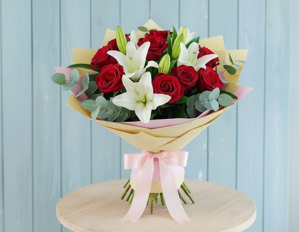 Букет цветов из: Лилии и Розы в Некрасовке Хабаровский край